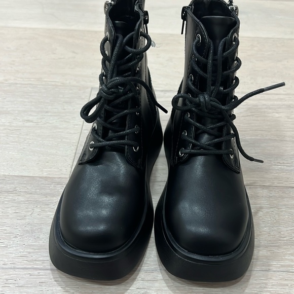 Steve Madden Girls ankle boots size 2 - Picture 1 of 4